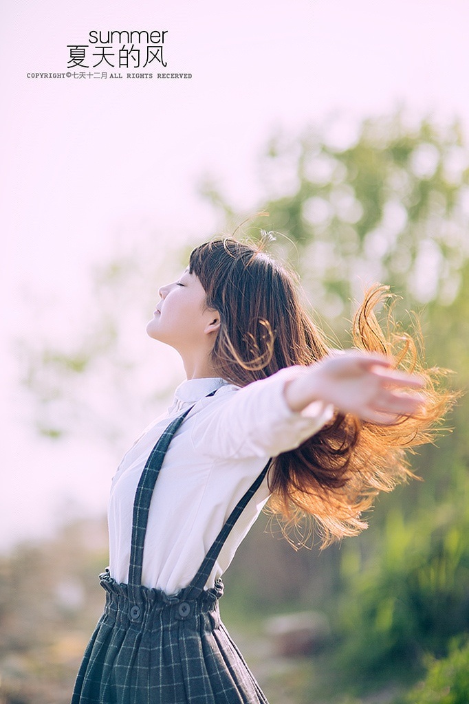 萝莉美眉清新写真《夏天的风》