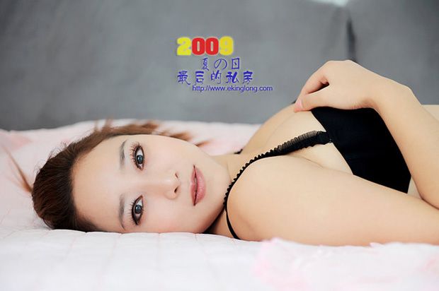 90后美女可人性感私房照