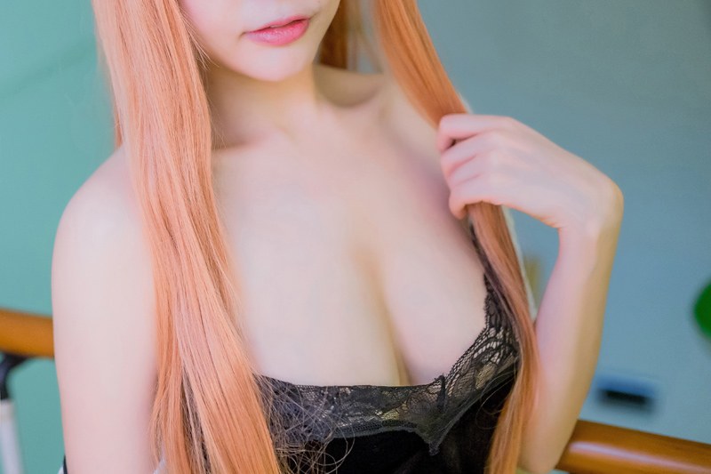 性感尤物夏小秋cosplay秀白嫩豪乳