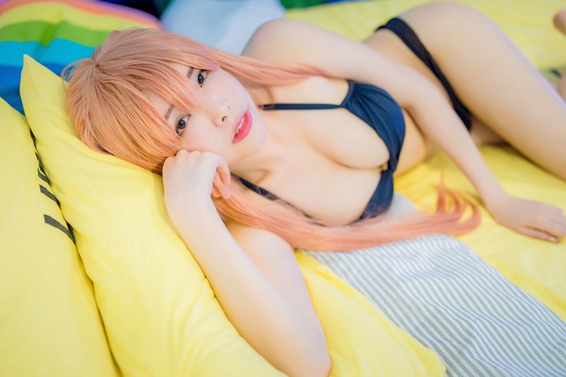 性感尤物夏小秋cosplay秀白嫩豪乳