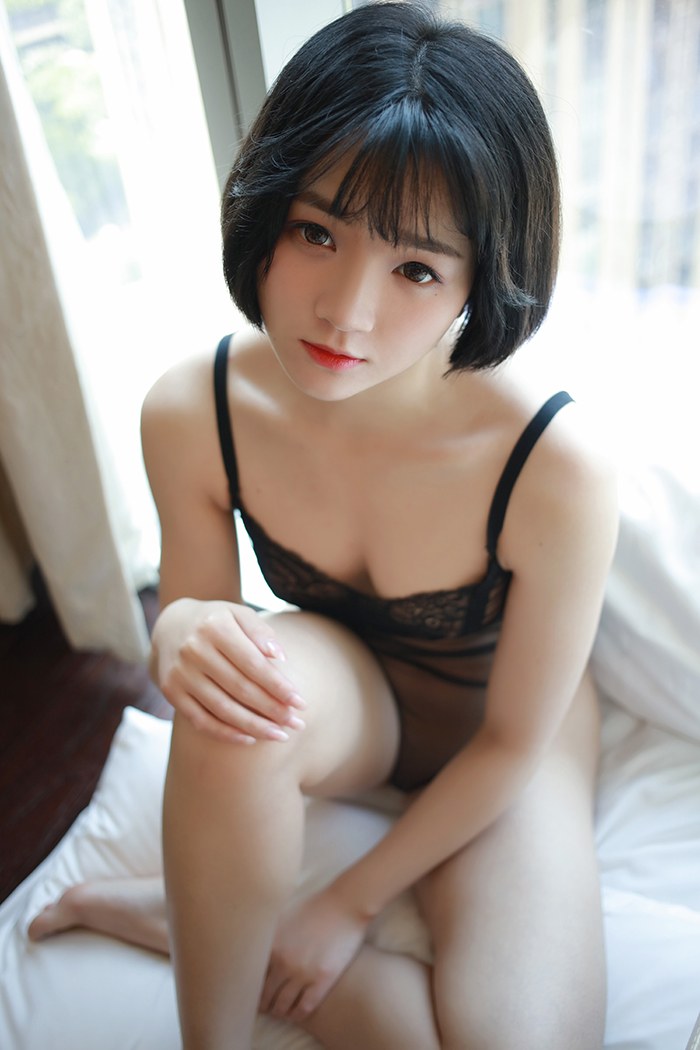 甜美少女悦爷妖精白嫩胴体惹人爱